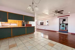 530 W Powell Dr, Kanab, UT 84741 - Photo 9