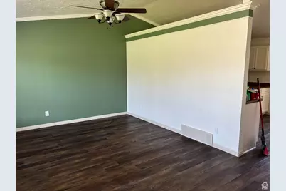 512 N 400 E, Springville, UT 84663 - Photo 5