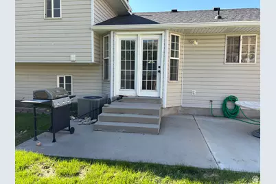 512 N 400 E, Springville, UT 84663 - Photo 27