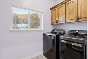 1284 E Canyon Creek Dr S, Bountiful, UT 84010 - Photo 15