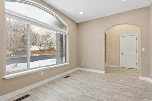 1284 E Canyon Creek Dr S, Bountiful, UT 84010 - Photo 5