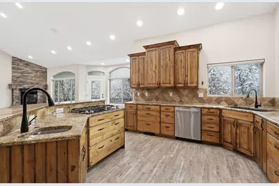 1284 E Canyon Creek Dr S, Bountiful, UT 84010 - Photo 11