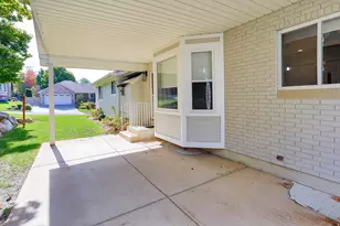 1306 N Thornfield Rd E, Kaysville, UT 84037 - Photo 31