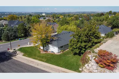 1306 N Thornfield Rd E, Kaysville, UT 84037 - Photo 37