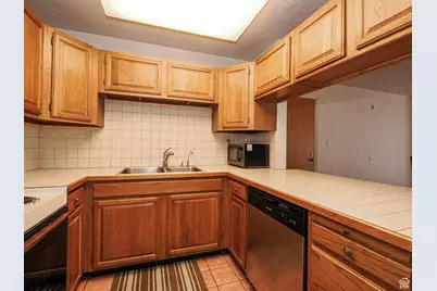 560 E South Temple #C101, Salt Lake City, UT 84102 - Photo 7