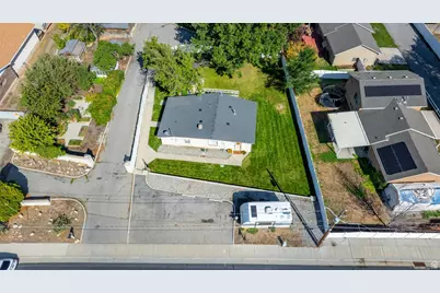 28 W Stauffer Ln S, Murray, UT 84107 - Photo 1