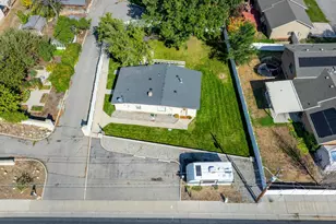 28 W Stauffer Ln S, Murray, UT 84107 - Photo 1