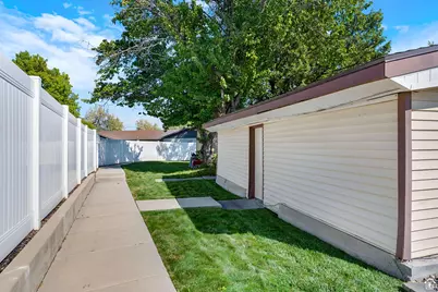 28 W Stauffer Ln S, Murray, UT 84107 - Photo 17