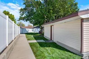 28 W Stauffer Ln S, Murray, UT 84107 - Photo 17