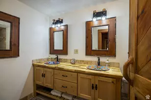 1095 S Montezuma Canyon Rd, Monticello, UT 84535 - Photo 25