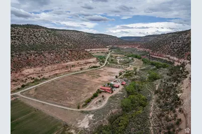 1095 S Montezuma Canyon Rd, Monticello, UT 84535 - Photo 3