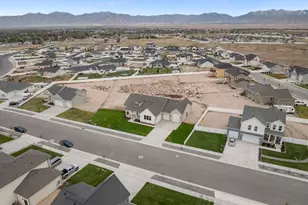 443 S McBride Dr, Grantsville, UT 84029 - Photo 3