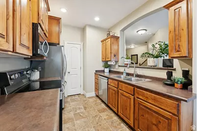 6660 S Ryker Vista Ln W, Murray, UT 84123 - Photo 7