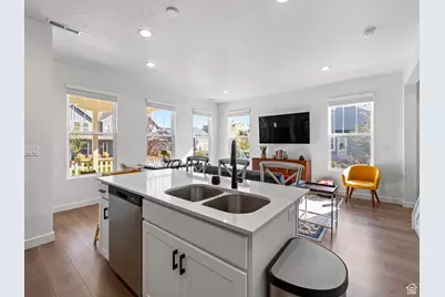 6682 W Leander Dr, South Jordan, UT 84009 - Photo 9