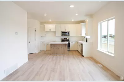 457 E 720 N Lot #8, Salem, UT 84653 - Photo 5