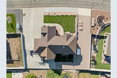 51 E Magellan Ln, Elk Ridge, UT 84651 - Photo 47