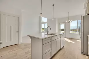 1027 W Coral Charm Wy, Saratoga Springs, UT 84045 - Photo 11