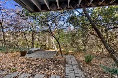 1820 S High Pointe Dr, Bountiful, UT 84010 - Photo 27