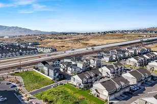 4246 W Bromwell Ct, Lehi, UT 84048 - Photo 7