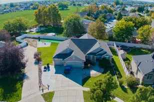 916 S 1760 W, Syracuse, UT 84075 - Photo 1