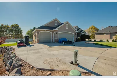 916 S 1760 W, Syracuse, UT 84075 - Photo 3