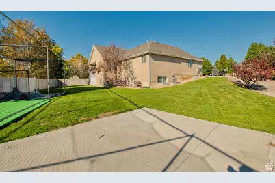 916 S 1760 W, Syracuse, UT 84075 - Photo 27
