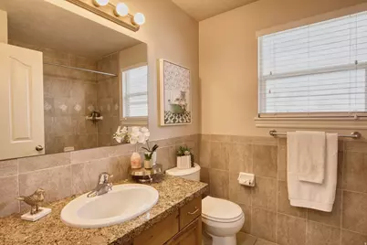 916 S 1760 W, Syracuse, UT 84075 - Photo 17