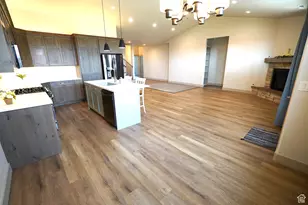 759 W Fox Dr, Pleasant View, UT 84414 - Photo 21