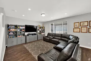 94 E Broxburn Way, Tooele, UT 84074 - Photo 9