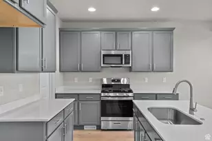 6764 N Star Lake Dr, Eagle Mountain, UT 84005 - Photo 9