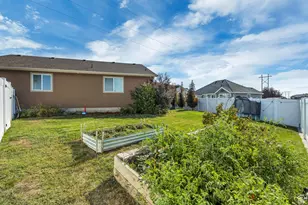 1097 W 850 S, Clearfield, UT 84015 - Photo 7