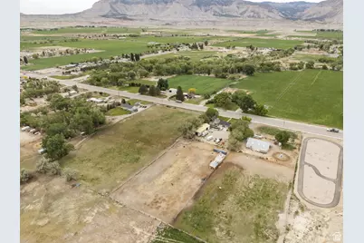 295 S State St, Ferron, UT 84523 - Photo 49
