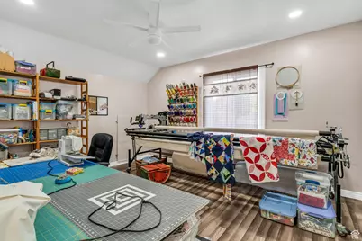 562 E Commonwealth Ave S, Salt Lake City, UT 84106 - Photo 17