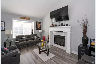 8407 Meadow Green Way, West Jordan, UT 84088 - Photo 5