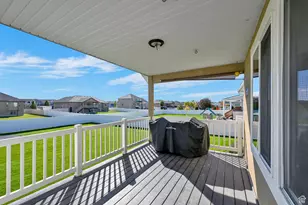 2405 W 2825 N, Farr West, UT 84404 - Photo 33