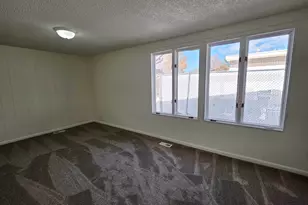 10433 S Carnation Dr, Sandy, UT 84094 - Photo 9