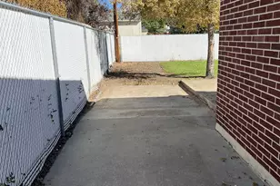 10433 S Carnation Dr, Sandy, UT 84094 - Photo 29