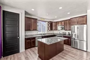 1332 W 1500 N, Lehi, UT 84043 - Photo 3