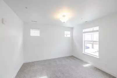 882 N Coulsen Dr #J203, Saratoga Springs, UT 84045 - Photo 9