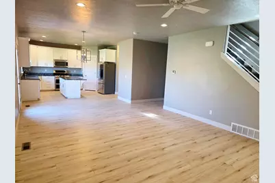 9051 N Clubhouse Ln, Eagle Mountain, UT 84005 - Photo 7