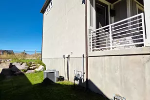 9051 N Clubhouse Ln, Eagle Mountain, UT 84005 - Photo 43