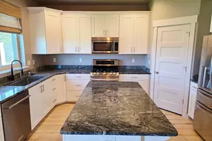 9051 N Clubhouse Ln, Eagle Mountain, UT 84005 - Photo 9