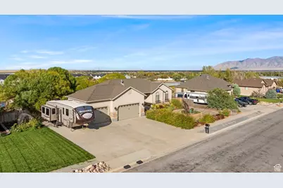 690 W Sagewood Cir S, Grantsville, UT 84029 - Photo 7
