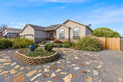 690 W Sagewood Cir S, Grantsville, UT 84029 - Photo 5
