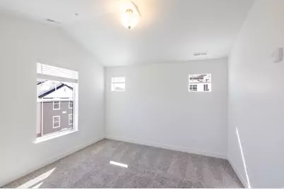 882 N Coulsen Dr #J301, Saratoga Springs, UT 84045 - Photo 9