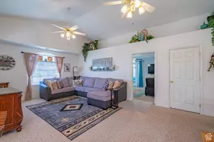 392 N Windsor Dr, Washington, UT 84780 - Photo 13