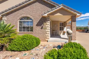 392 N Windsor Dr, Washington, UT 84780 - Photo 3