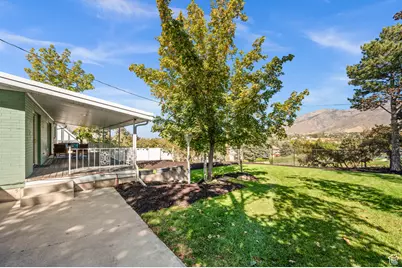 8597 S Mount Majestic Rd E, Sandy, UT 84093 - Photo 27
