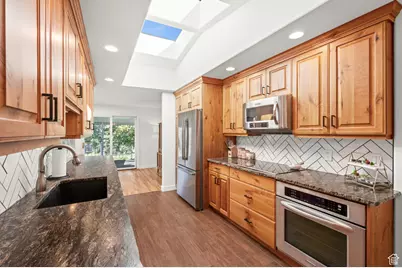 8597 S Mount Majestic Rd E, Sandy, UT 84093 - Photo 15