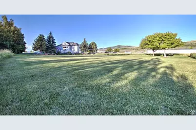 40 N Christa Cir, Garden City, UT 84028 - Photo 7